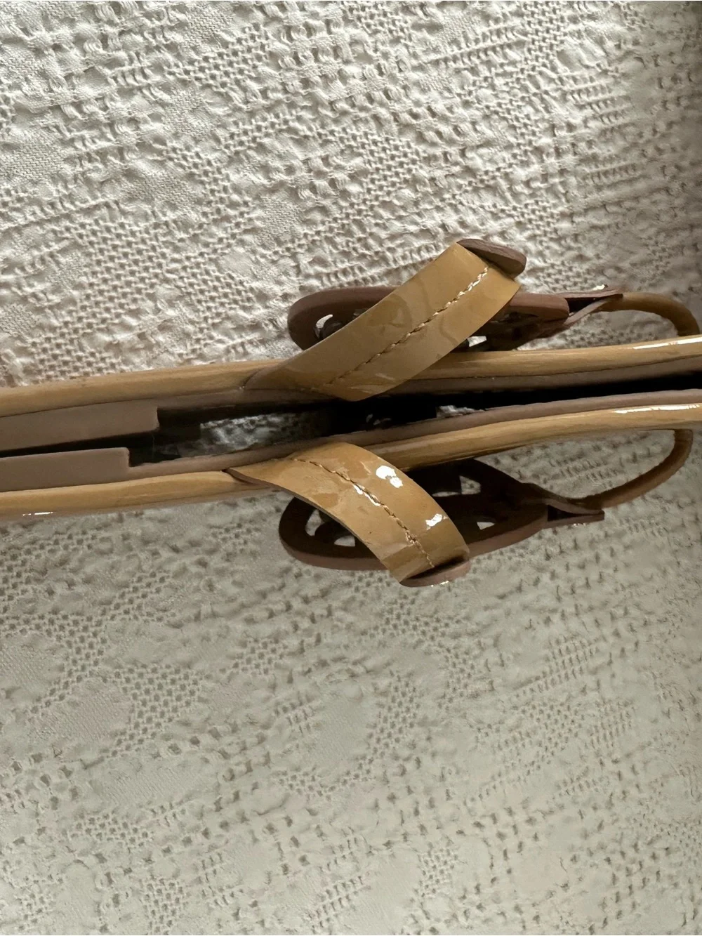 Tory Burch Patent Miller Logo Toe-Thong Sandals in Camel - Picture 10 of 14